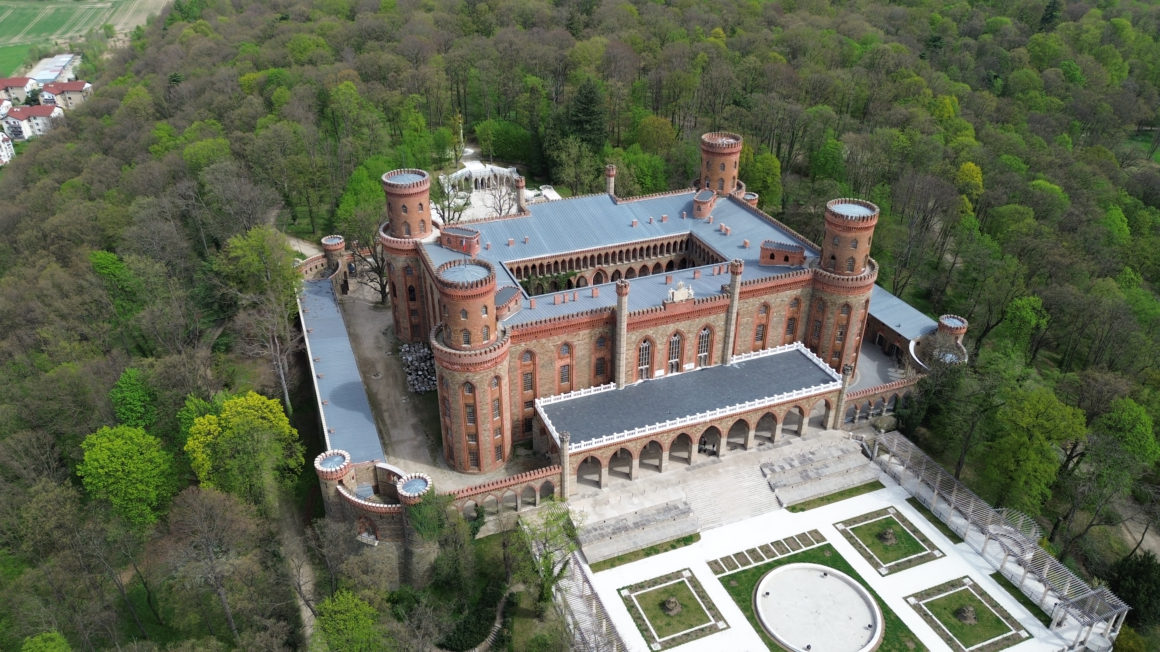 Pałac Kamieniec 3